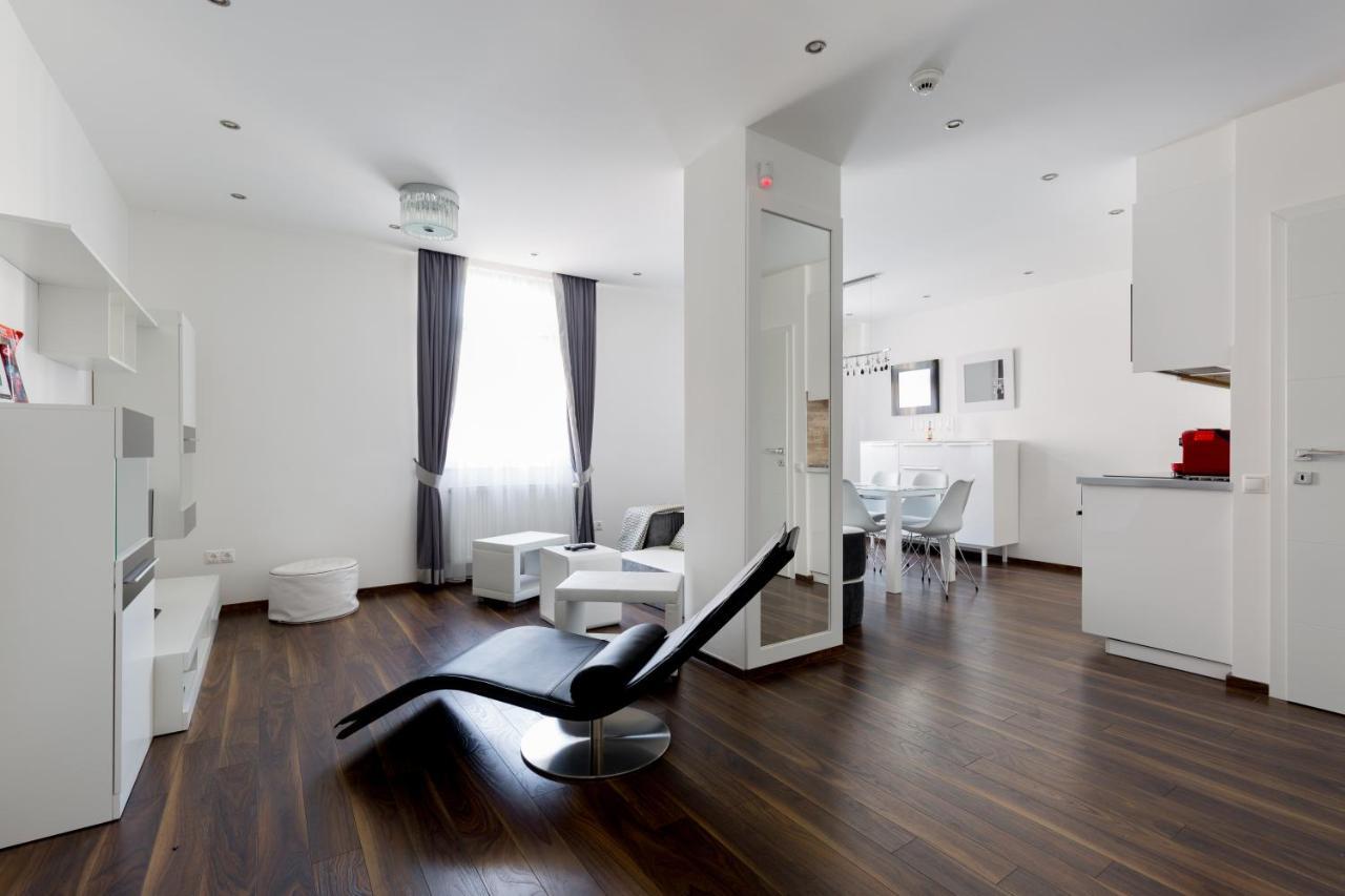 Budapest Central Square 2 Bedrooms Suite - Michaelides Voeroesmarty Square Residences Ngoại thất bức ảnh